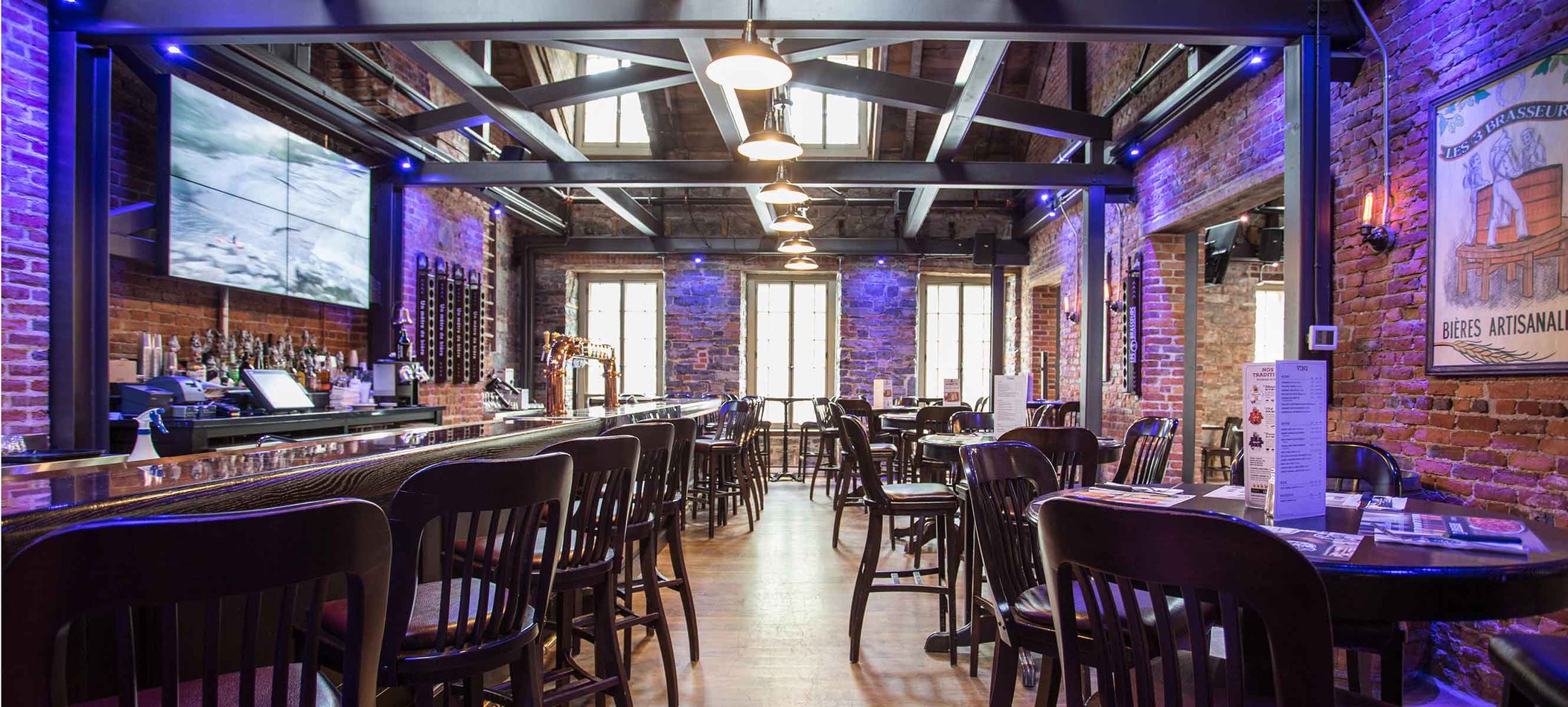 3 Brasseurs, a great bar and restaurant on Grande Allée in Quebec City