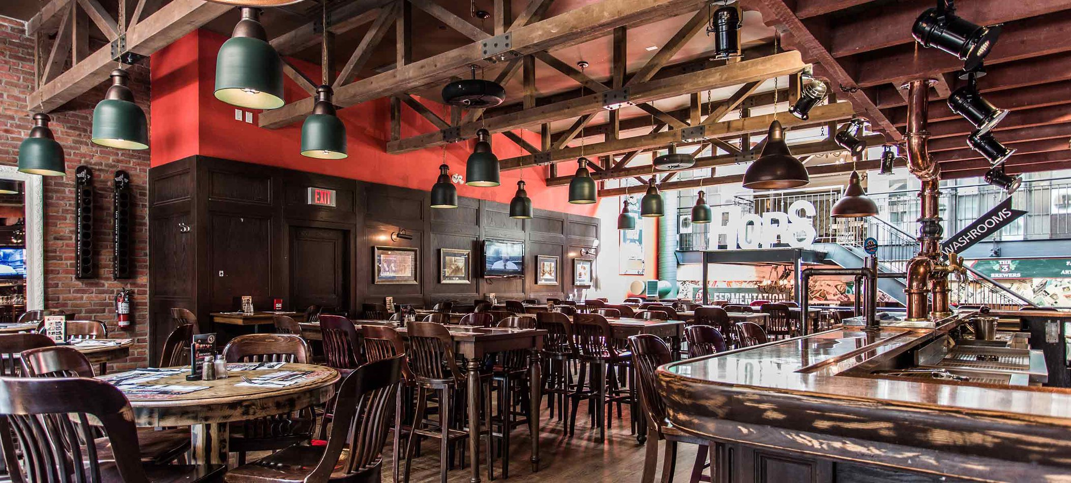 3 Brasseurs, a great bar and restaurant in Toronto